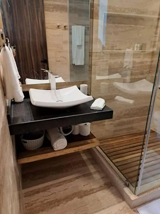 Palais Tulum - Functional Luxury Apartment